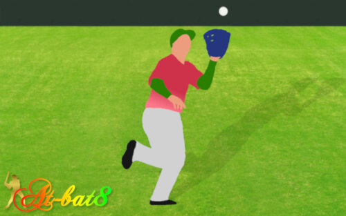 外野ノック（フライ）の練習